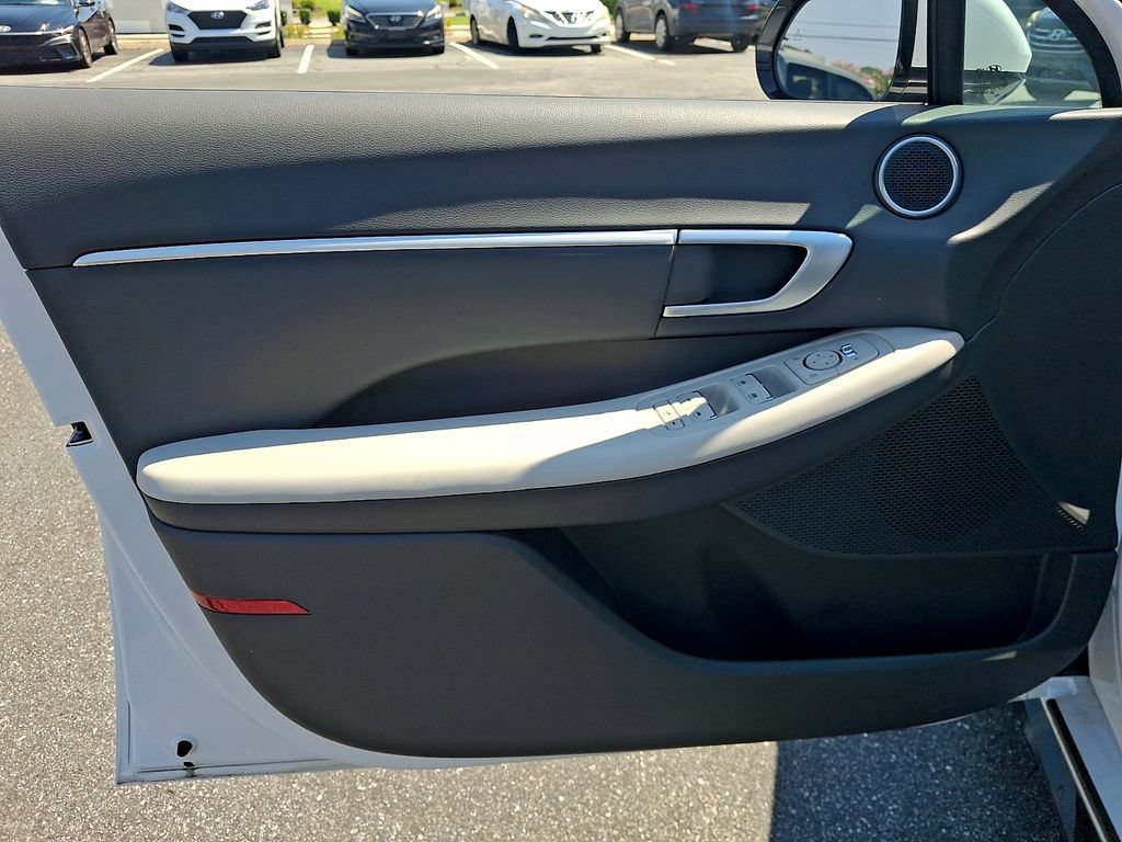 New 2025 Hyundai Sonata SEL FWD image 8