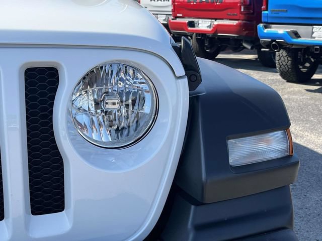 Used 2022 Jeep Wrangler Sport AWD/4WD image 9