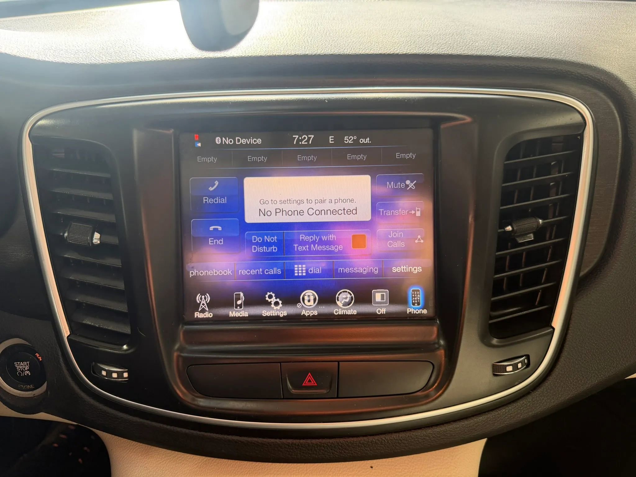 Used 2015 Chrysler 200 Limited w/ Convenience Group image 17