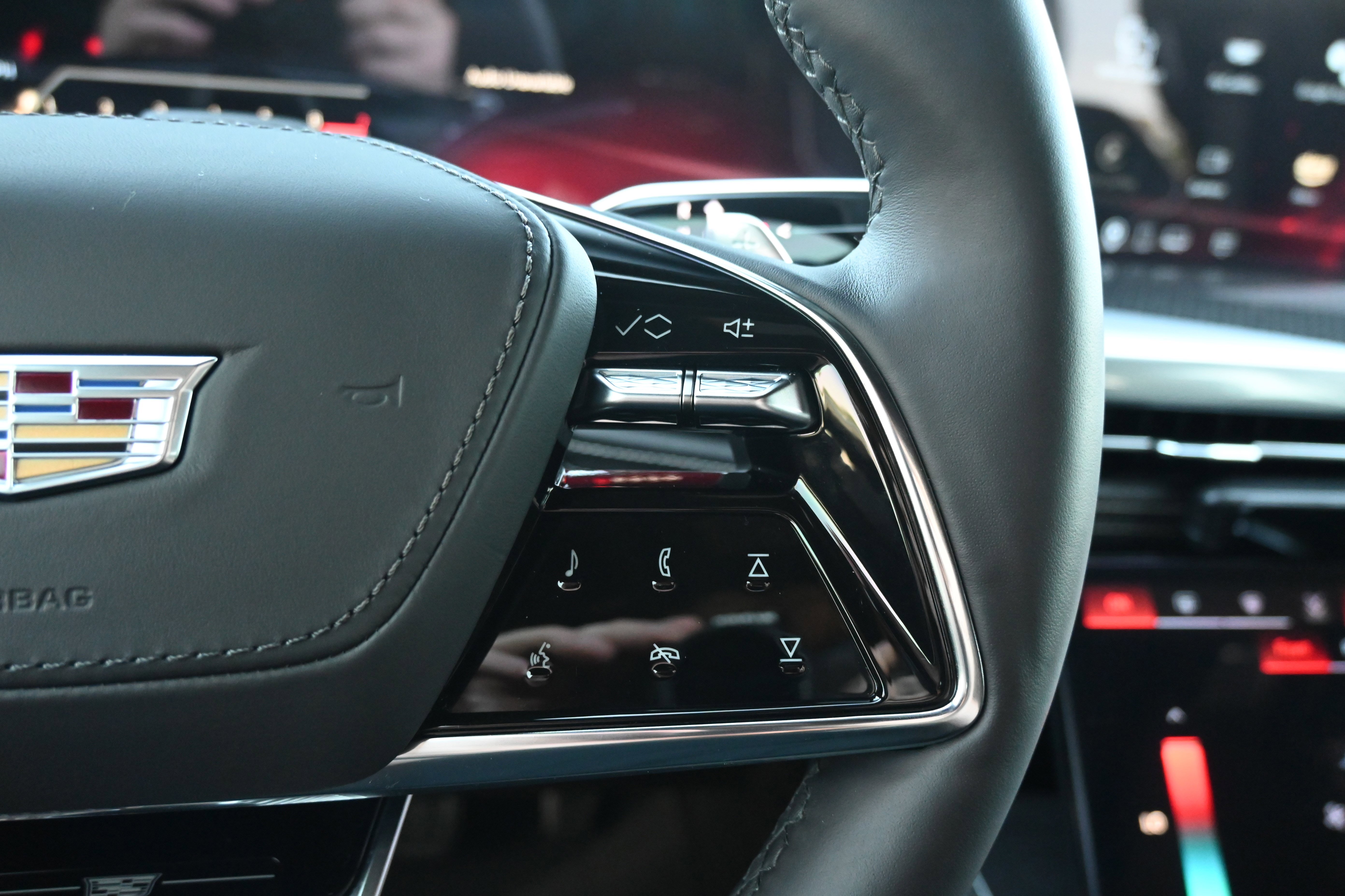 Used 2025 Cadillac Escalade V image 37