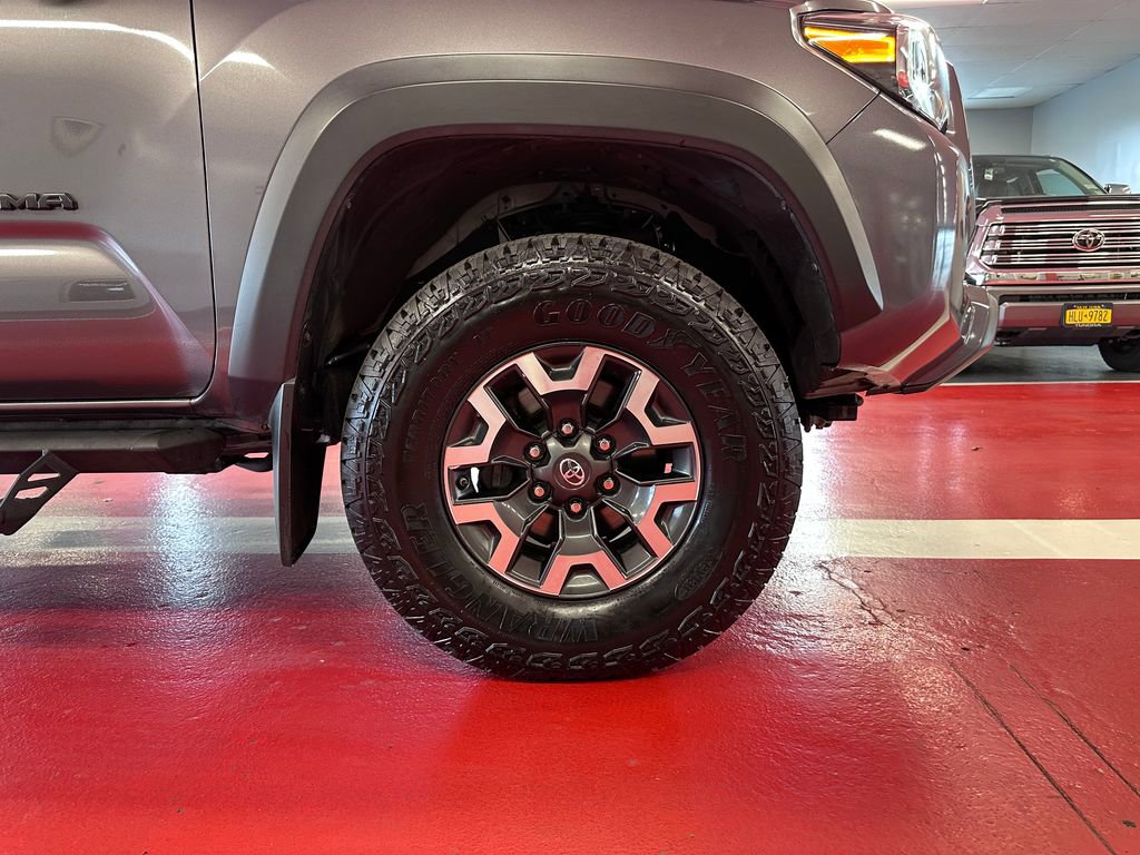 Used 2021 Toyota Tacoma TRD Off-Road w/ TRD Premium Off Road Package image 28