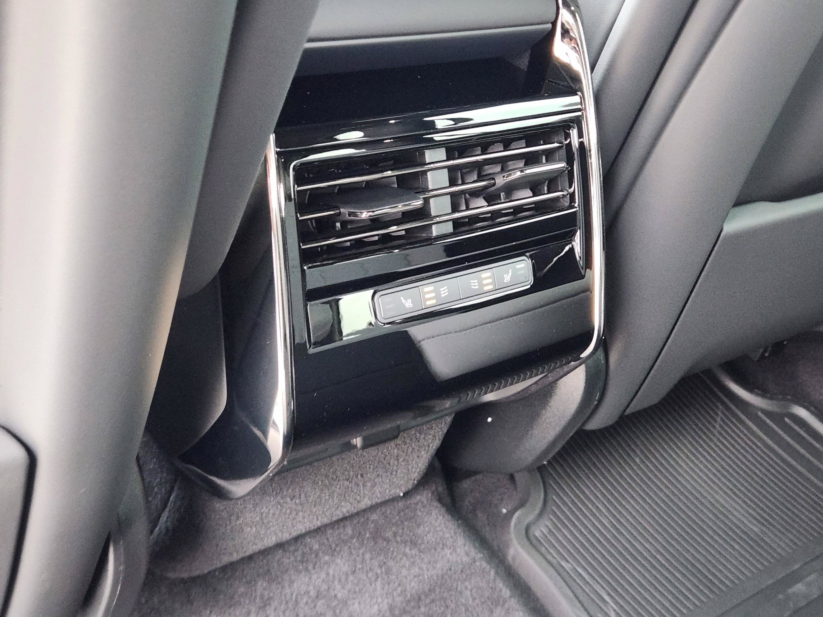 New 2026 Land Rover Range Rover Sport Dynamic SE AWD/4WD image 33