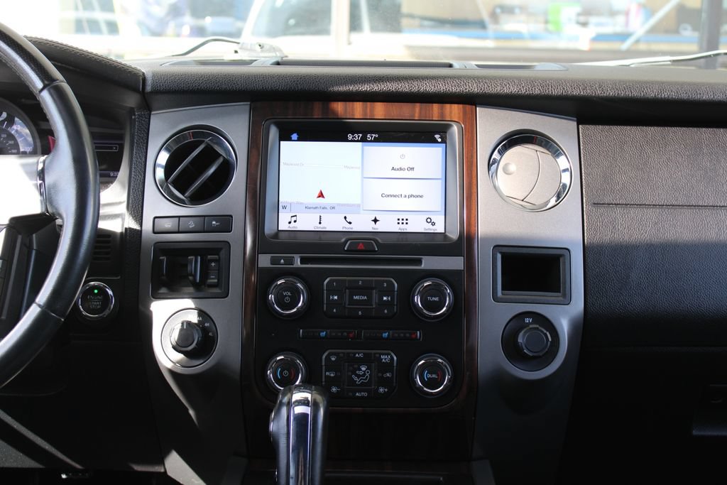 Used 2017 Ford Expedition EL Platinum AWD/4WD image 22
