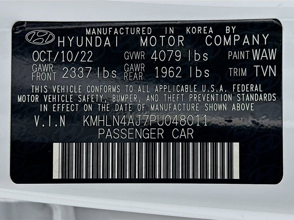 Used 2023 Hyundai Elantra Limited w/ Preferred Accessory Package image 32