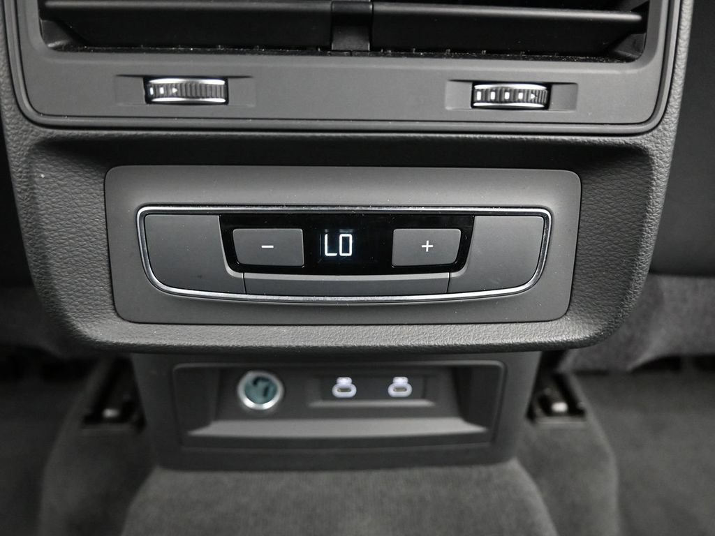 Used 2025 Audi Q7 3.0T Premium Plus AWD/4WD image 17