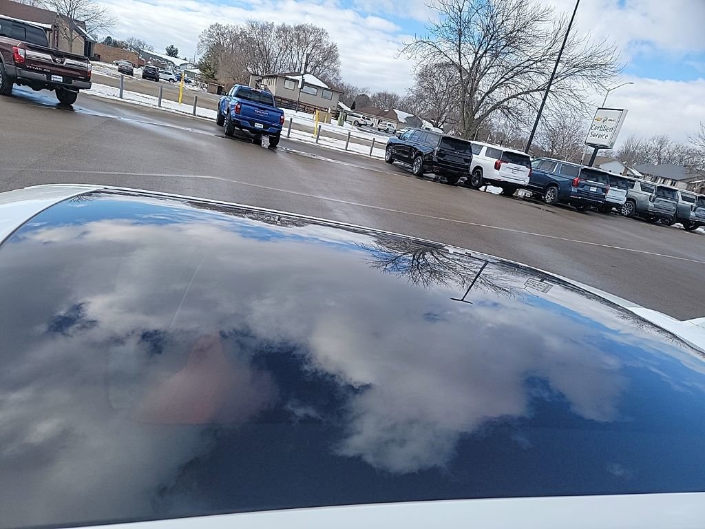 Used 2017 Land Rover Range Rover Evoque SE Premium image 24