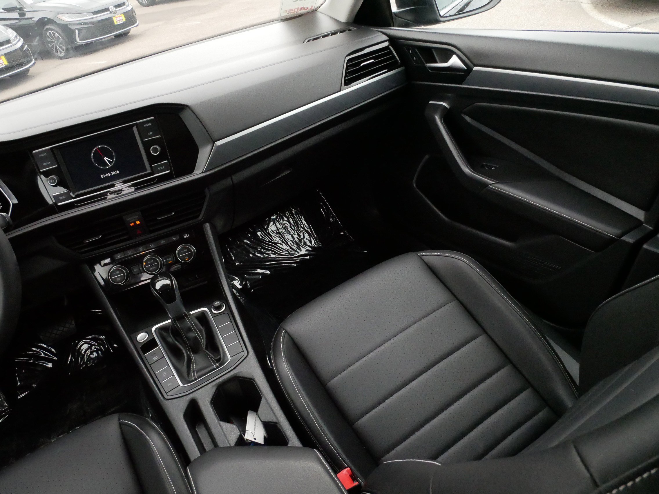 Certified 2022 Volkswagen Jetta SE w/ Panoramic Sunroof Package image 11