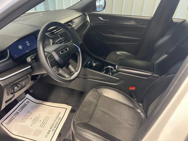 Used 2023 Jeep Grand Cherokee L Laredo AWD/4WD image 7