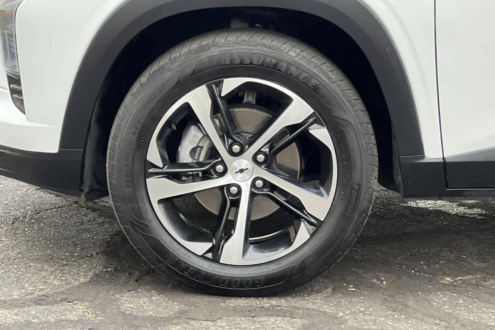 Used 2024 Chevrolet Trax RS w/ Driver Confidence Package FWD image 26