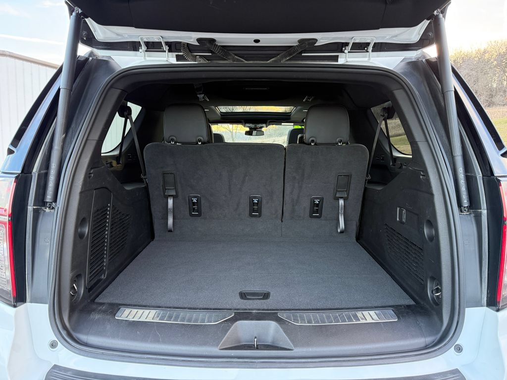 Used 2024 Chevrolet Suburban RST AWD/4WD image 8