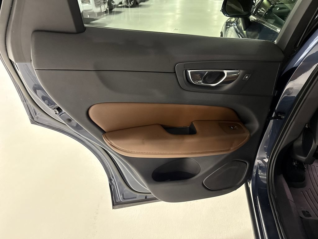 Used 2023 Volvo XC60 T8 Ultimate AWD/4WD image 21