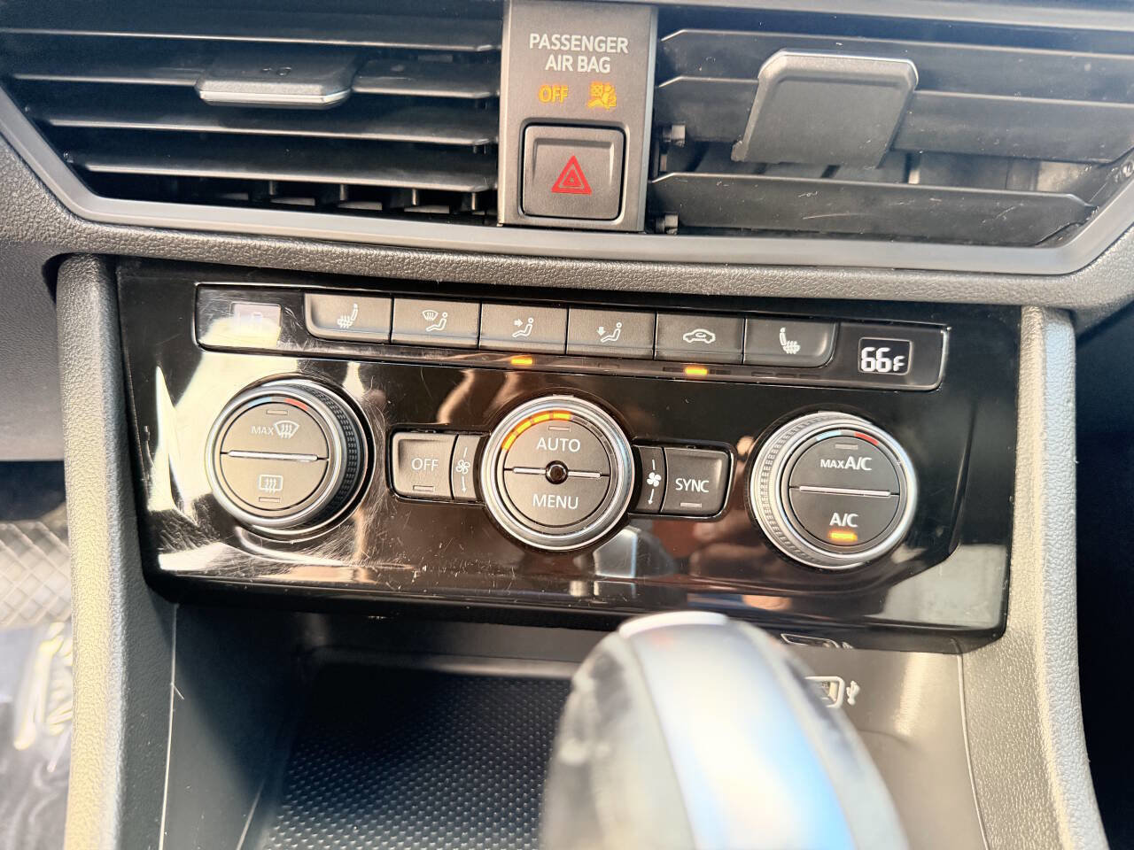 Used 2019 Volkswagen Jetta R-Line image 17