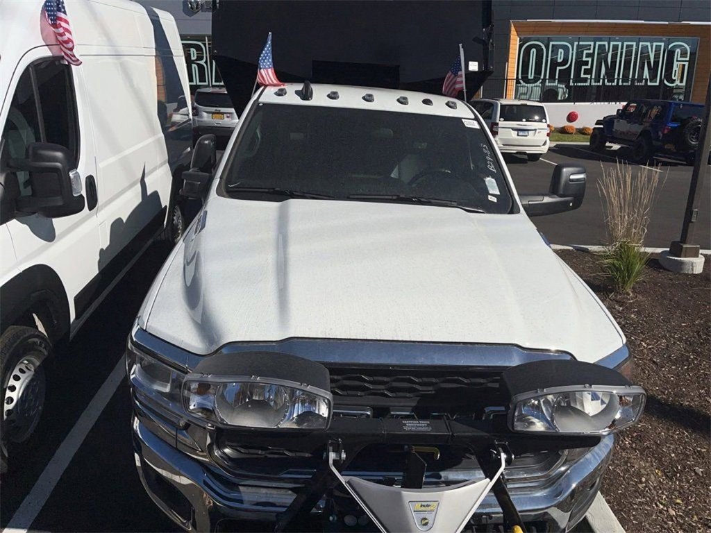 New 2024 RAM 3500 Tradesman image 34