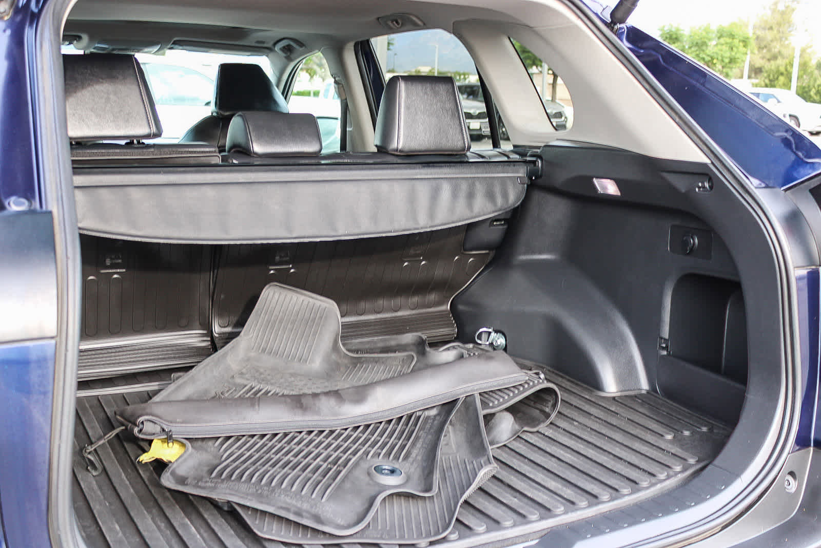 Used 2024 Toyota RAV4 XLE Premium image 25