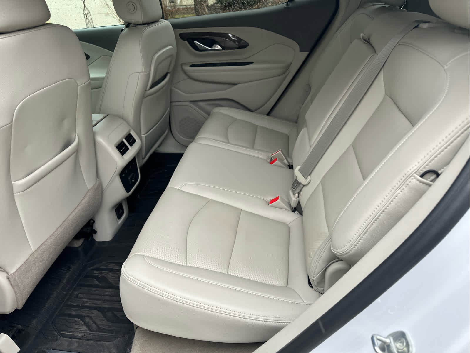 Used 2020 GMC Terrain Denali w/ Denali Premium Package AWD/4WD image 3