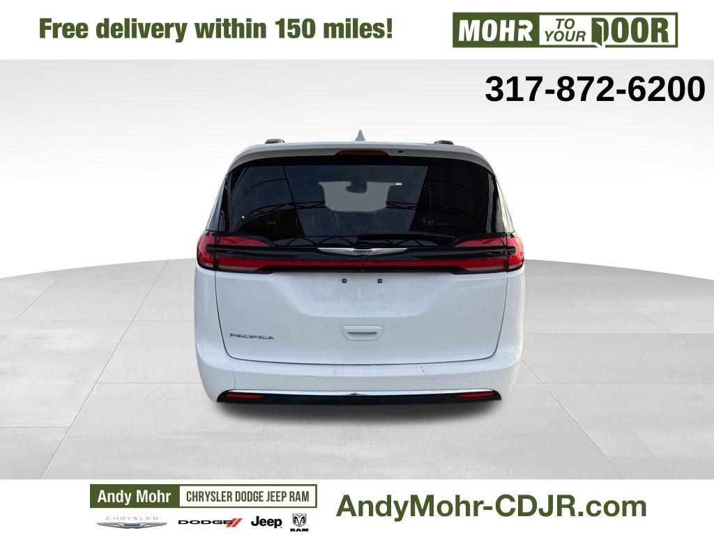 Used 2022 Chrysler Pacifica Touring-L image 5