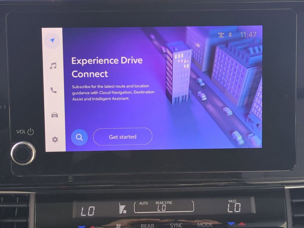 Used 2025 Toyota Sienna LE image 17