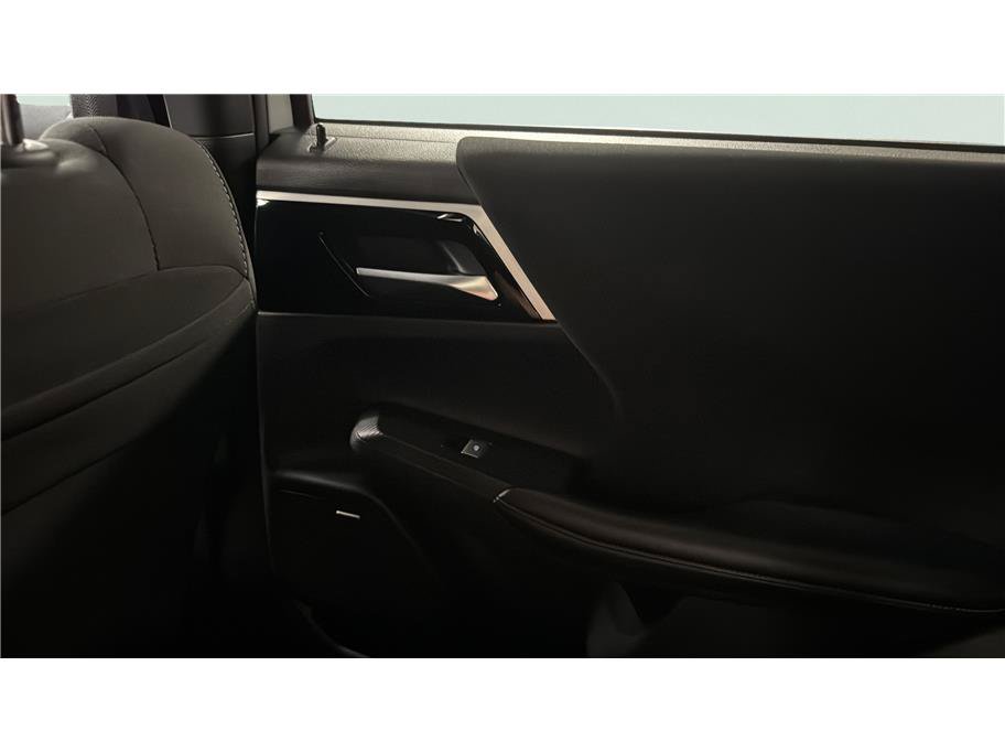 Used 2025 Mitsubishi Outlander ES FWD image 24