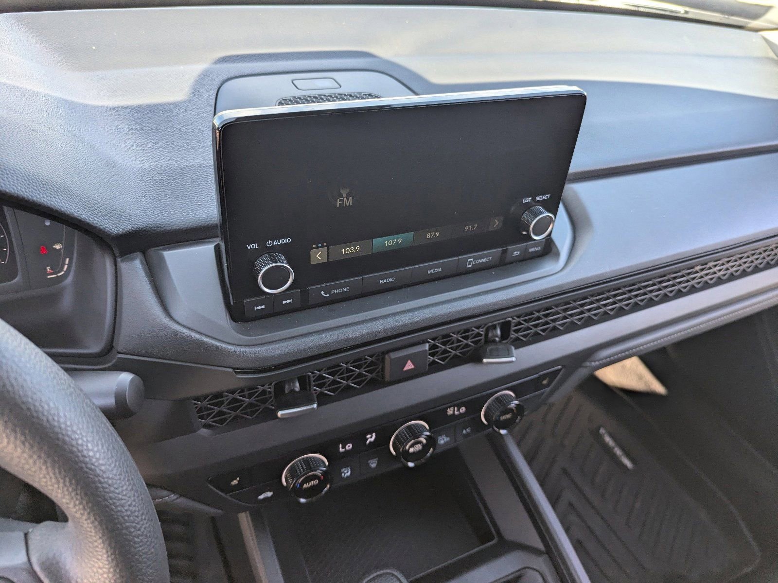 Used 2025 Honda Accord SE image 26