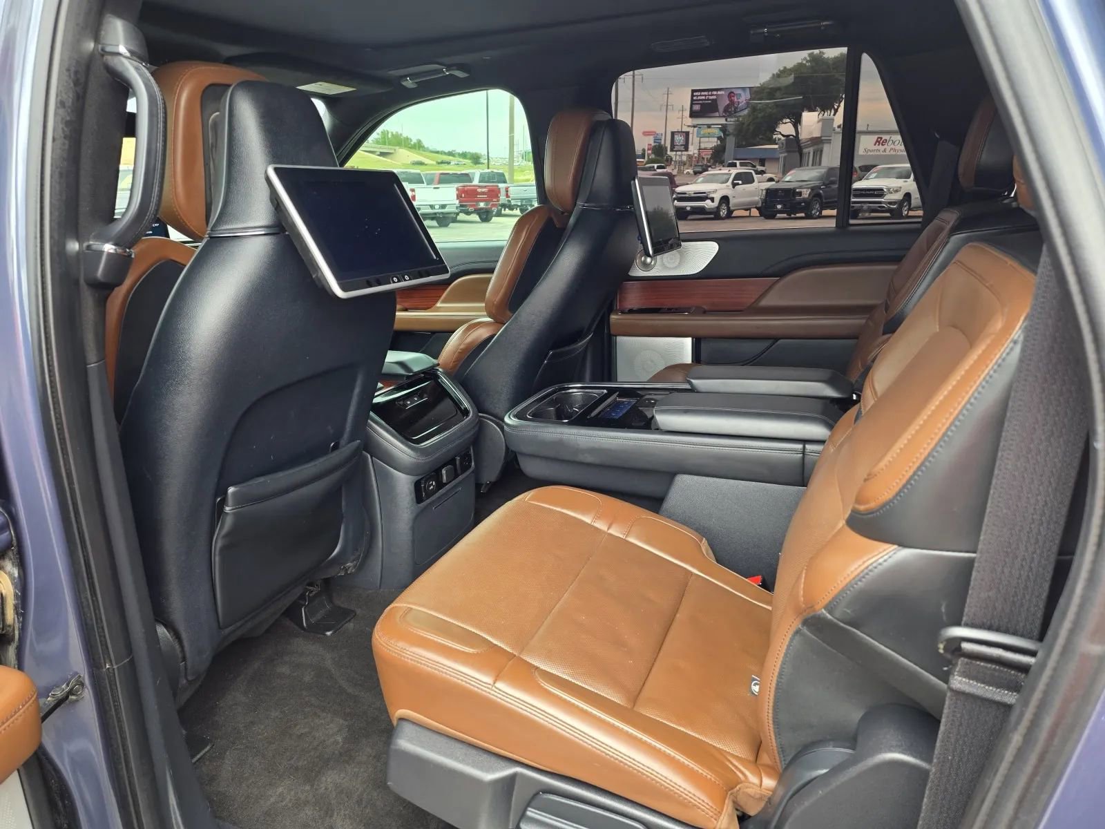Used 2023 Lincoln Navigator L Reserve AWD/4WD image 13