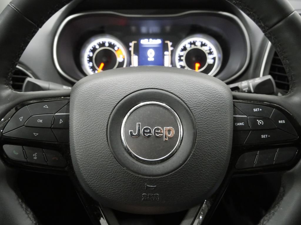 Used 2021 Jeep Cherokee Latitude Plus AWD/4WD image 16