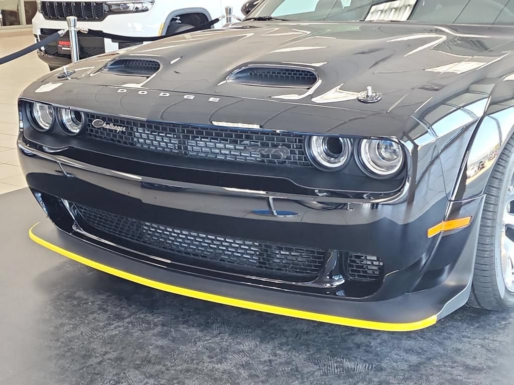 Used 2023 Dodge Challenger SRT Hellcat Redeye RWD image 2