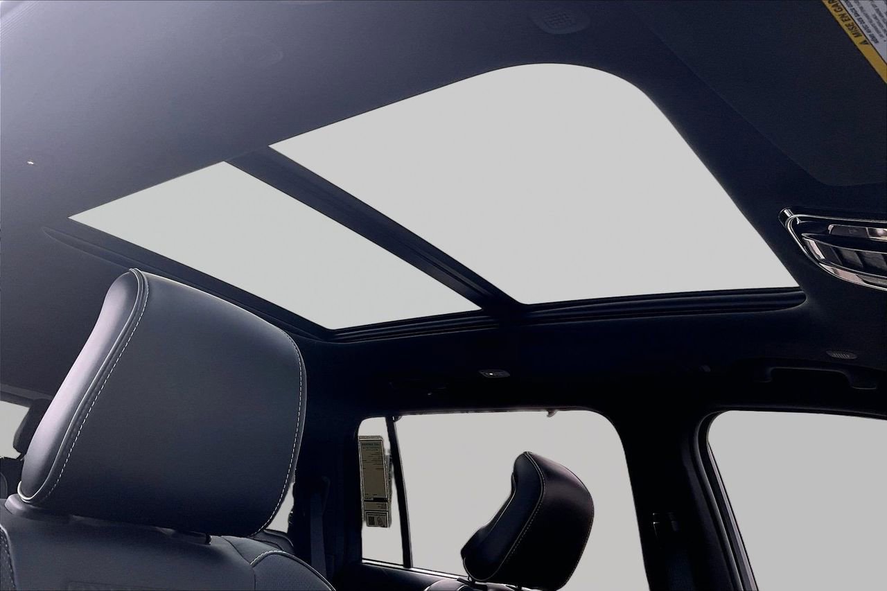 Certified 2024 Jeep Grand Cherokee L Overland w/ Luxury Tech Group IV image 17