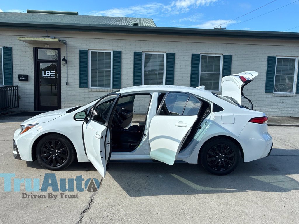 Used 2022 Toyota Corolla SE FWD image 14