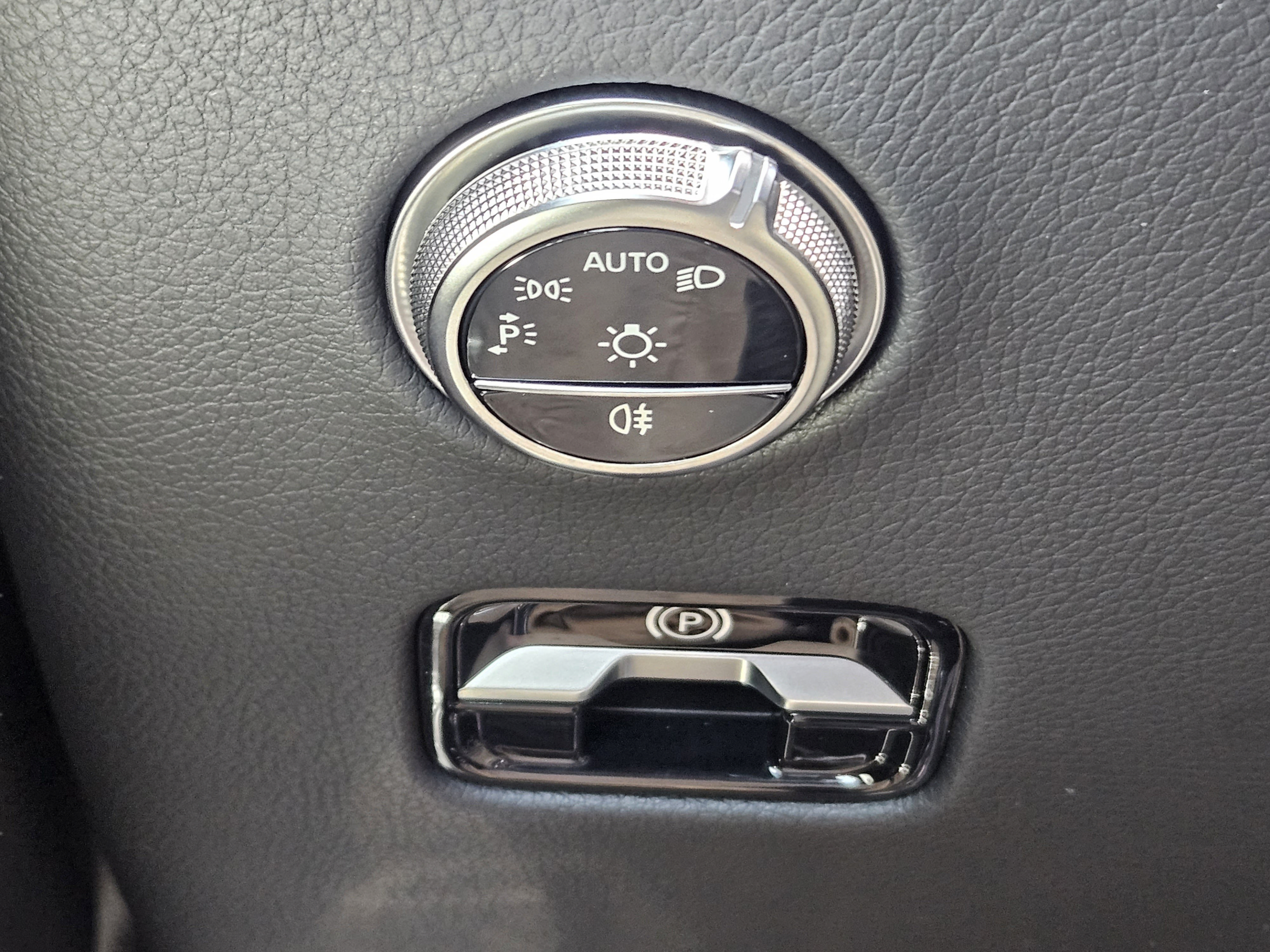 Certified 2026 Mercedes-Benz GLC 350e 4MATIC image 12