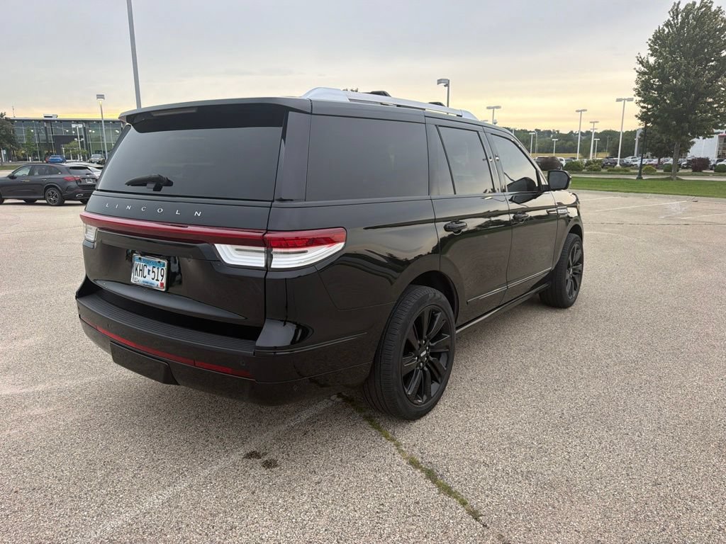 Used 2022 Lincoln Navigator Reserve w/ Equipment Group 201A AWD/4WD image 6