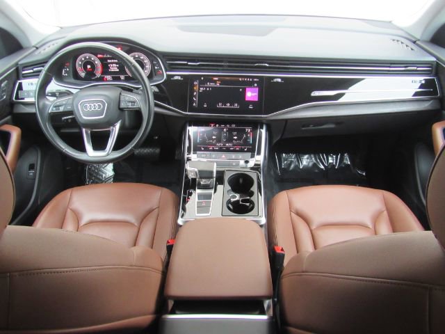 Used 2022 Audi Q8 Premium image 3