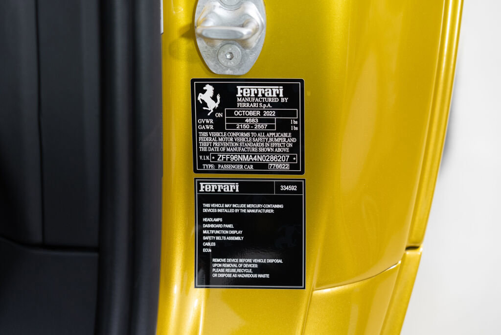 Used 2022 Ferrari SF90 Spider image 34