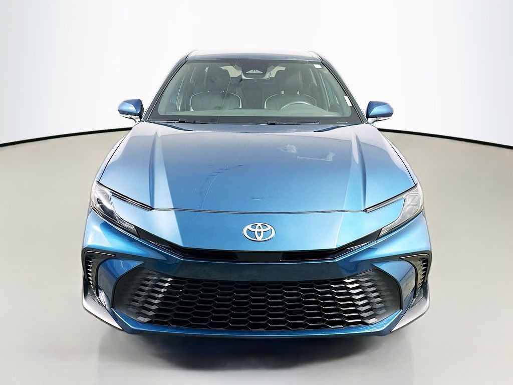 Used 2025 Toyota Camry SE FWD image 2