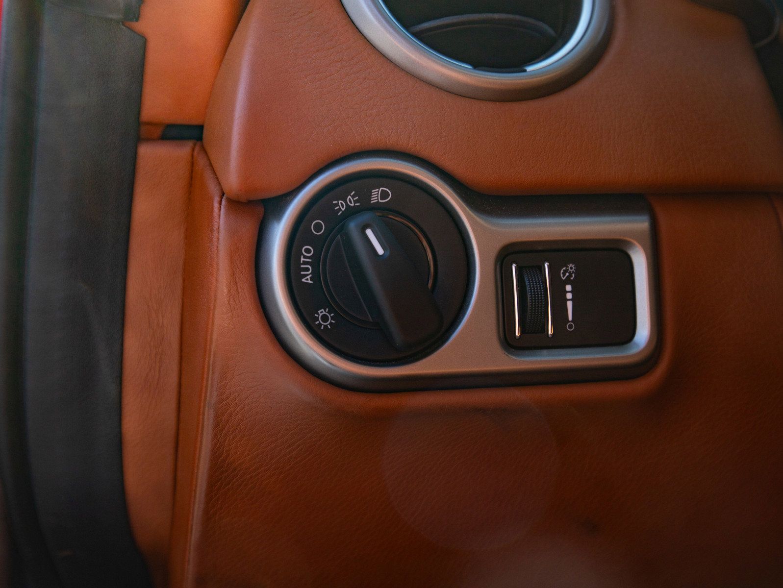 Used 2014 SRT GTS w/ GTS Laguna Interior Package RWD image 33