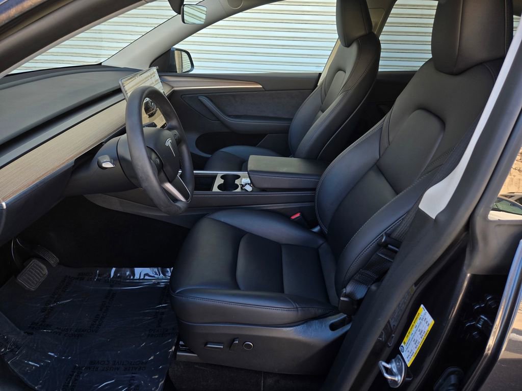 Used 2025 Tesla Model Y Long Range image 15