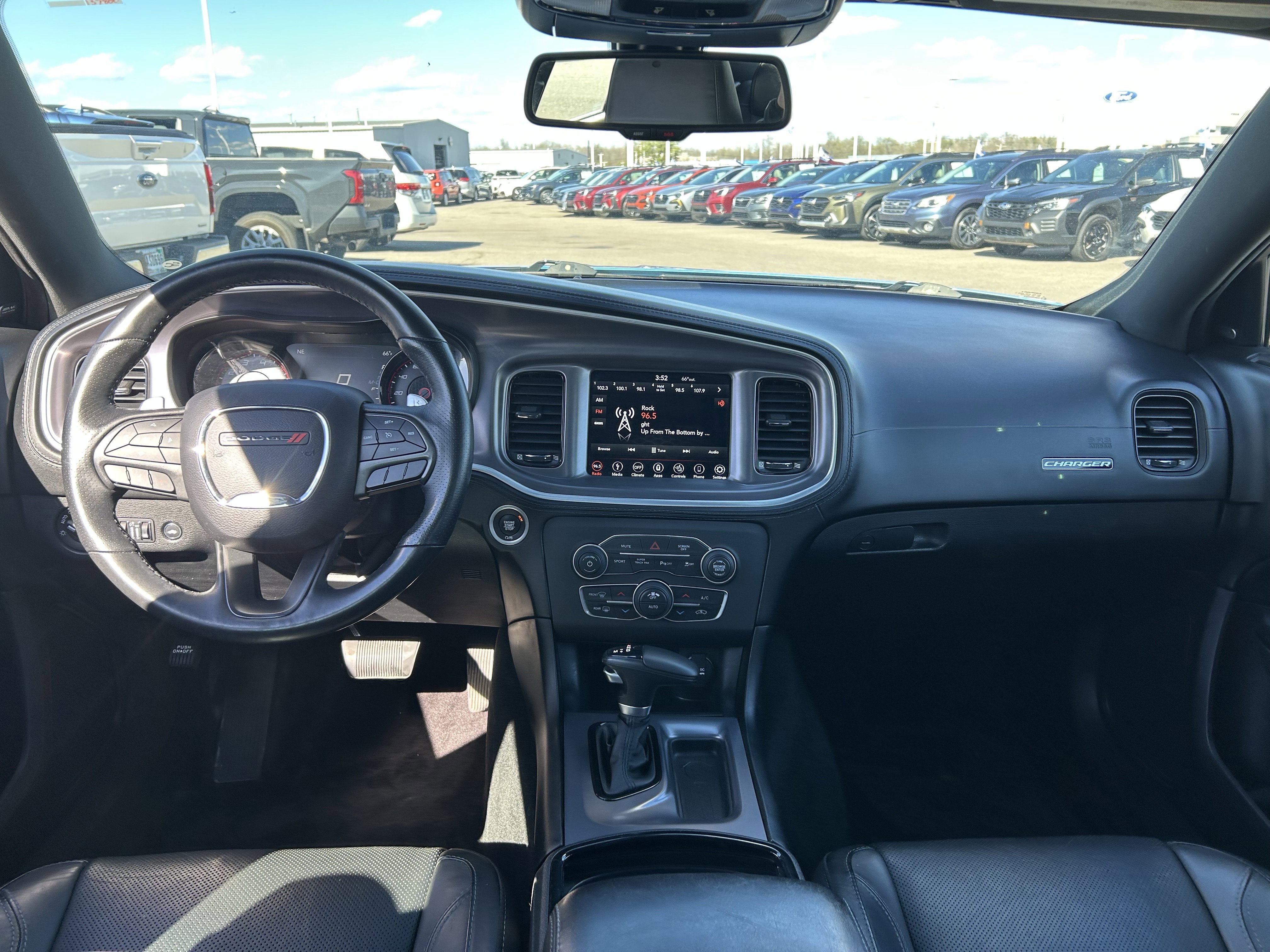 Used 2019 Dodge Charger SXT w/ Plus Group image 9