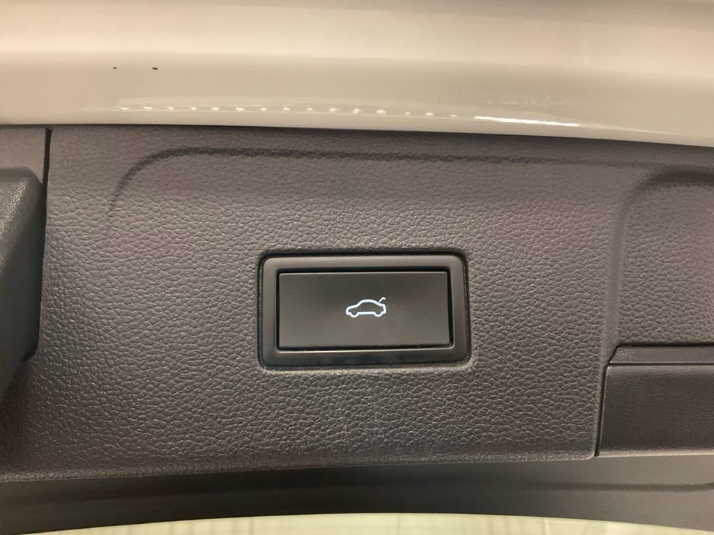 Used 2022 Volkswagen Atlas SEL Premium image 37