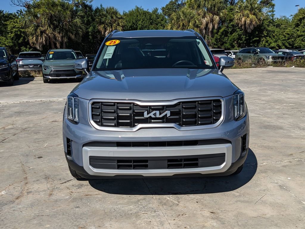 Certified 2025 Kia Telluride S image 3