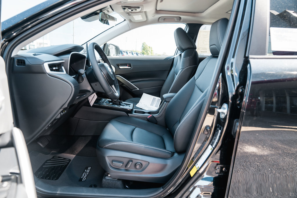 New 2026 Toyota Corolla Cross XLE w/ Convenience Package FWD image 25