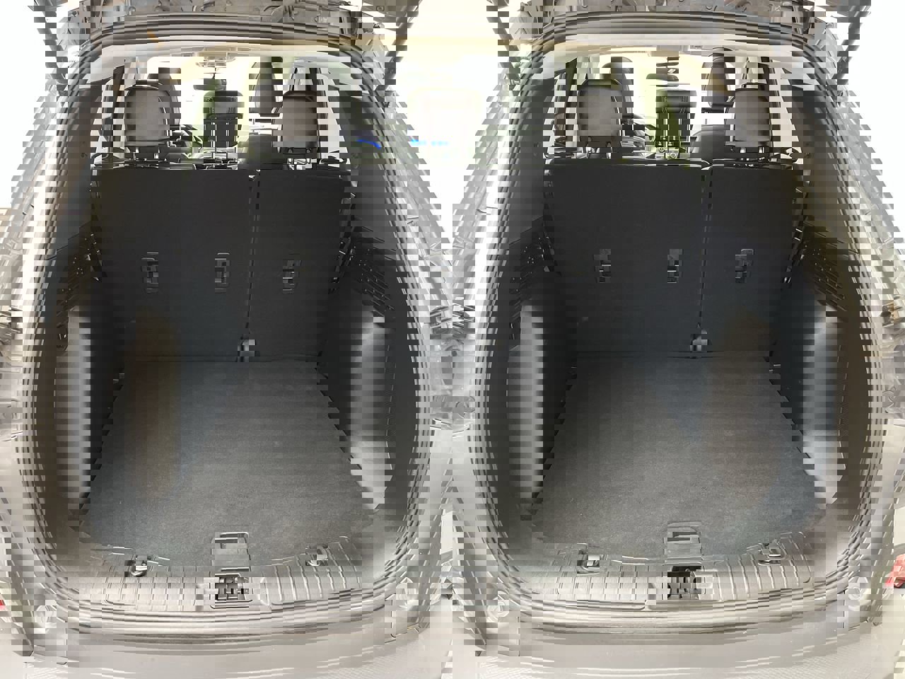 Certified 2022 Ford Escape SEL w/ SEL Stealth AWD Package image 30