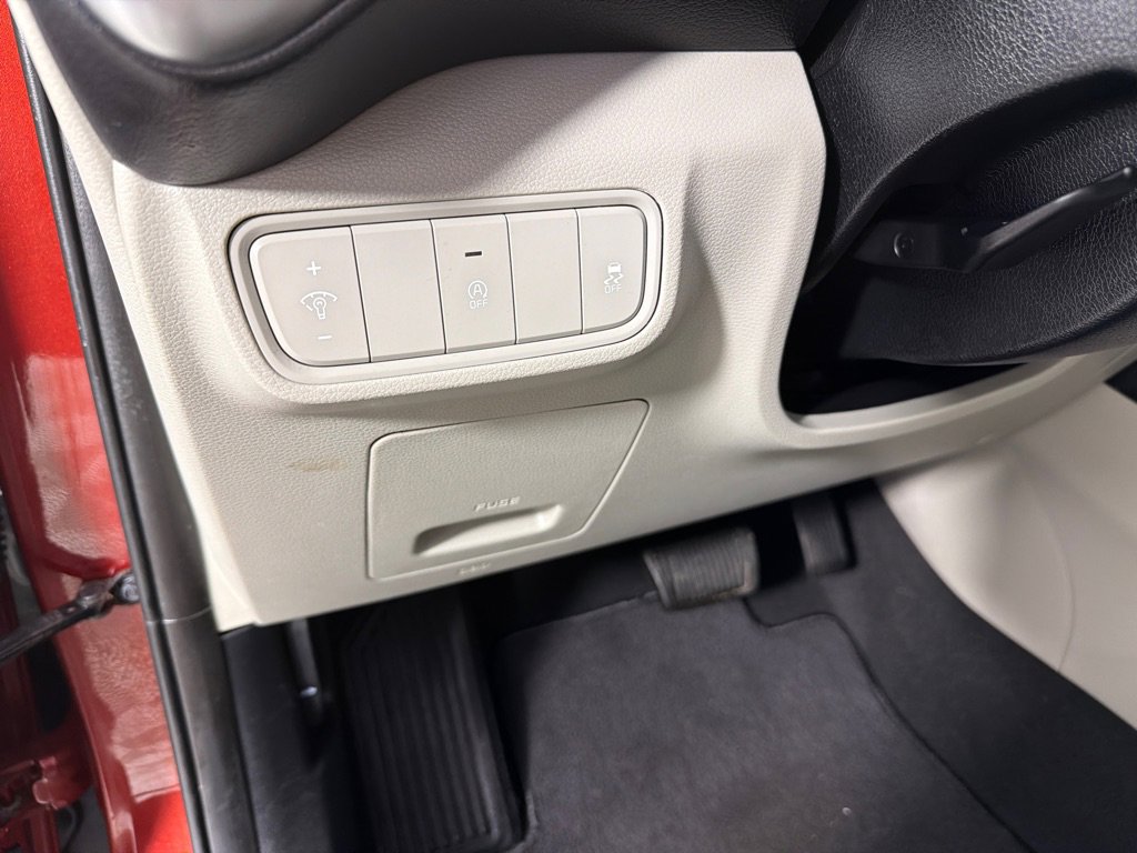 Used 2020 Kia Soul LX FWD image 12