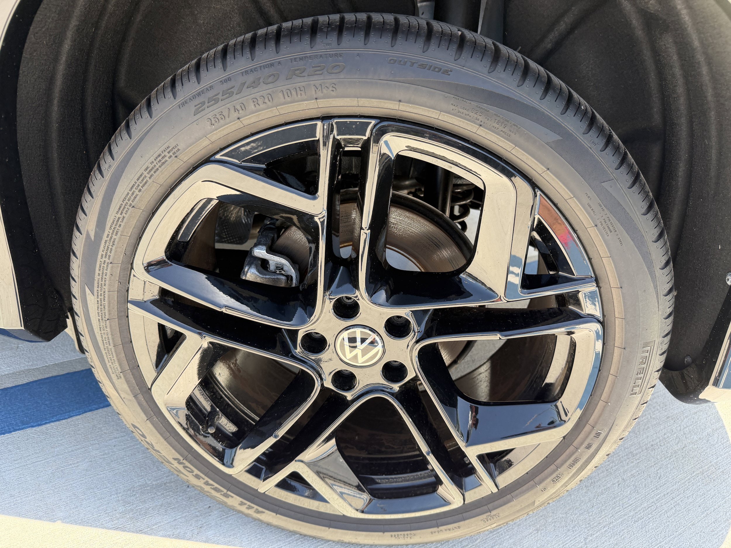 New 2026 Volkswagen Tiguan SE R-Line FWD image 29