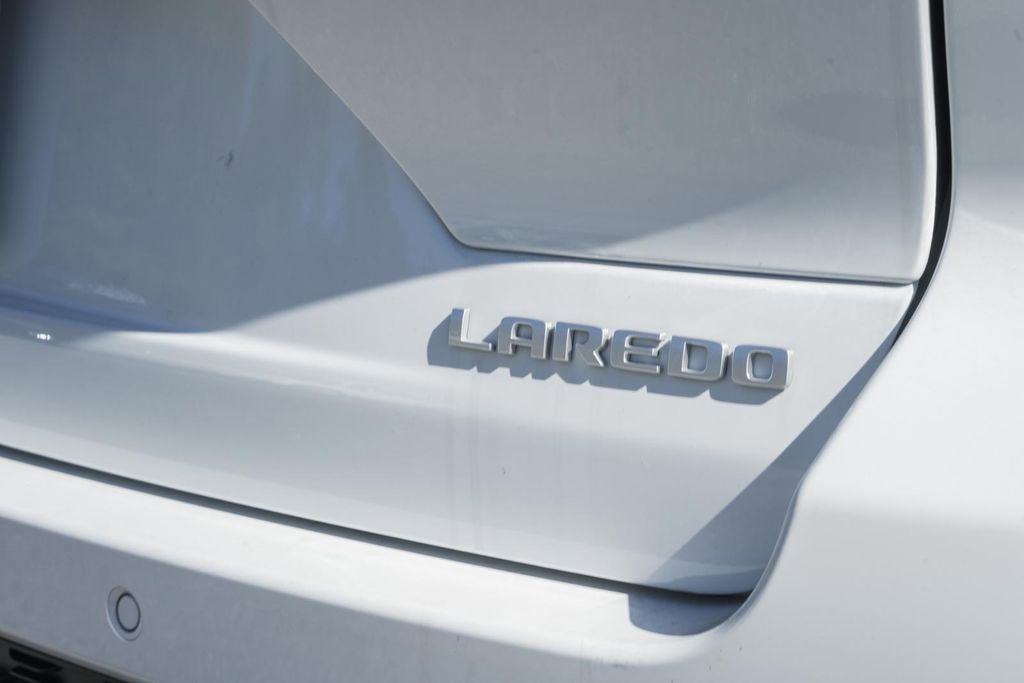 New 2025 Jeep Grand Cherokee Laredo X w/ Luxury Tech Group I image 7