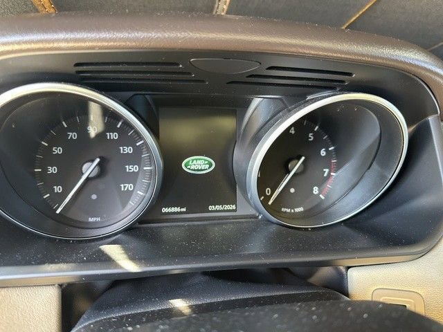 Used 2017 Land Rover Range Rover Sport HSE image 4