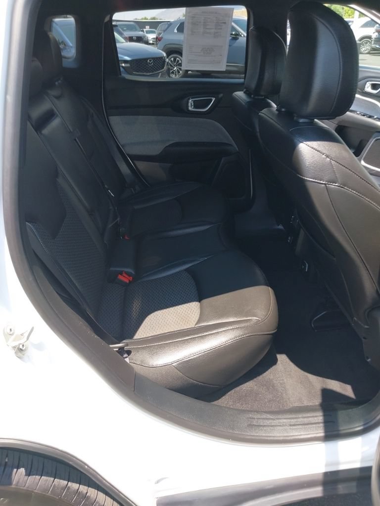 Used 2024 Jeep Compass Latitude AWD/4WD image 11