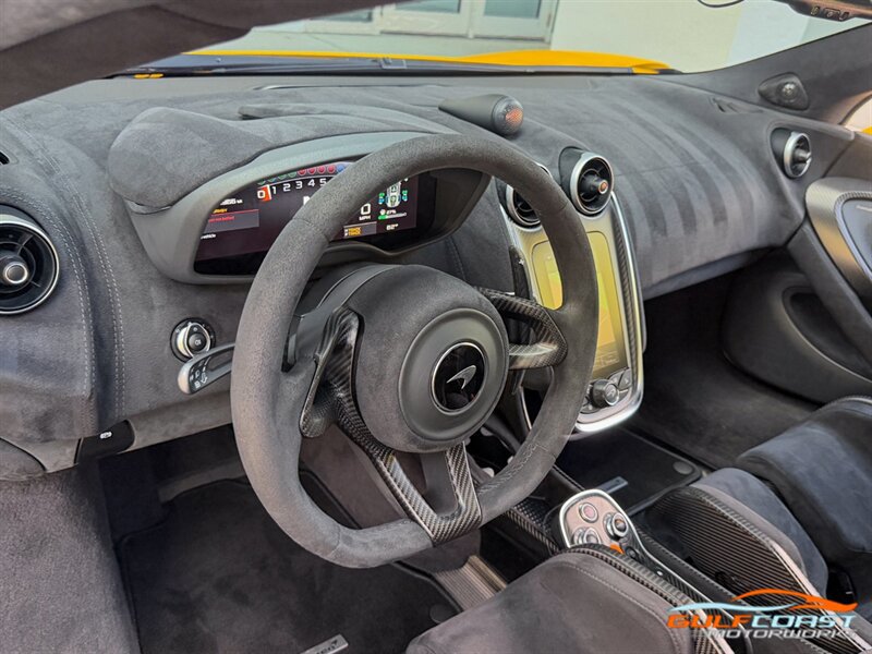 Used 2019 McLaren 600LT RWD image 30