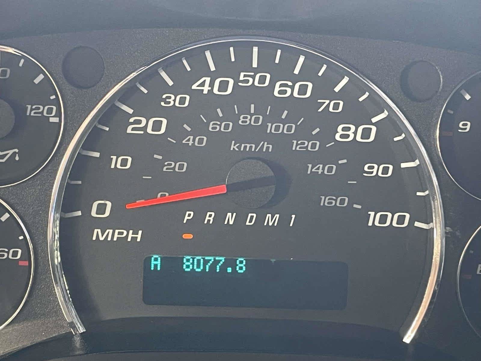Used 2025 Chevrolet Express 2500 w/ Driver Convenience Package RWD image 27