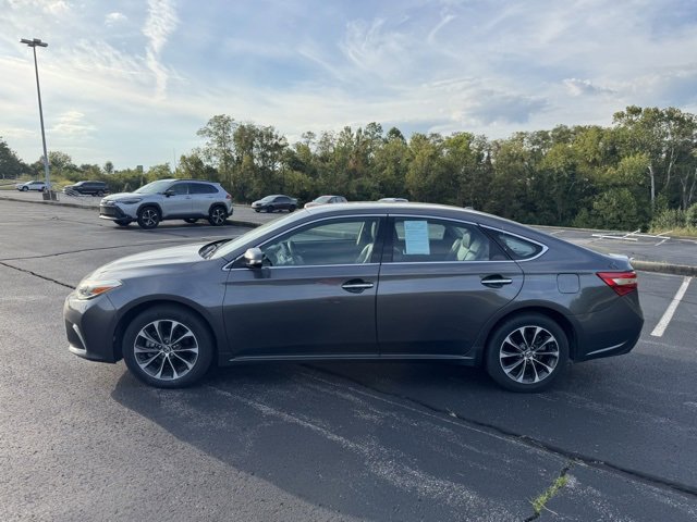 Used 2018 Toyota Avalon XLE image 6