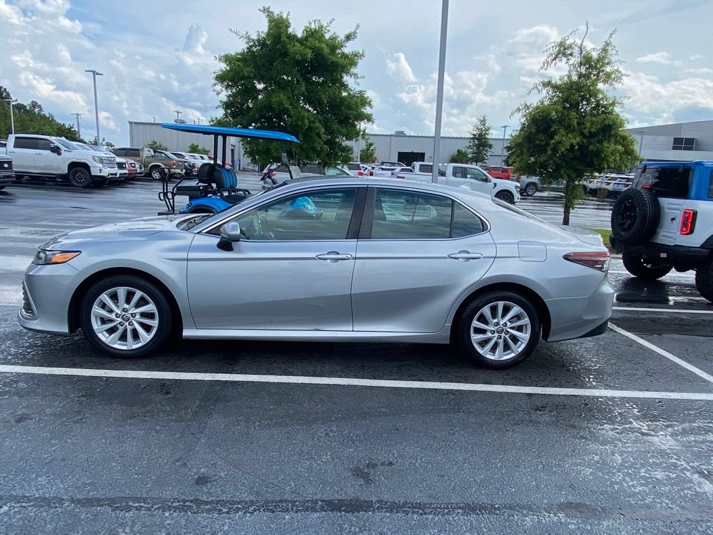 Used 2023 Toyota Camry LE FWD image 3
