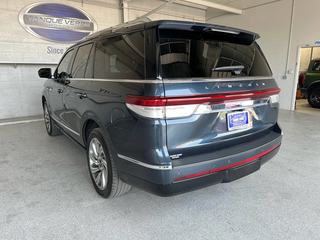 Used 2022 Lincoln Navigator 2WD image 6